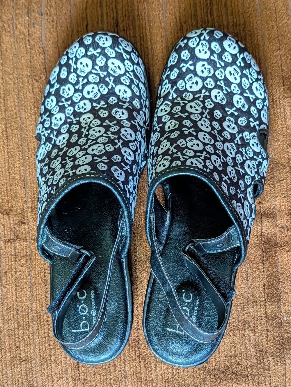 b.o.c. Black Slip-On Clogs with White Skull Print And Strap